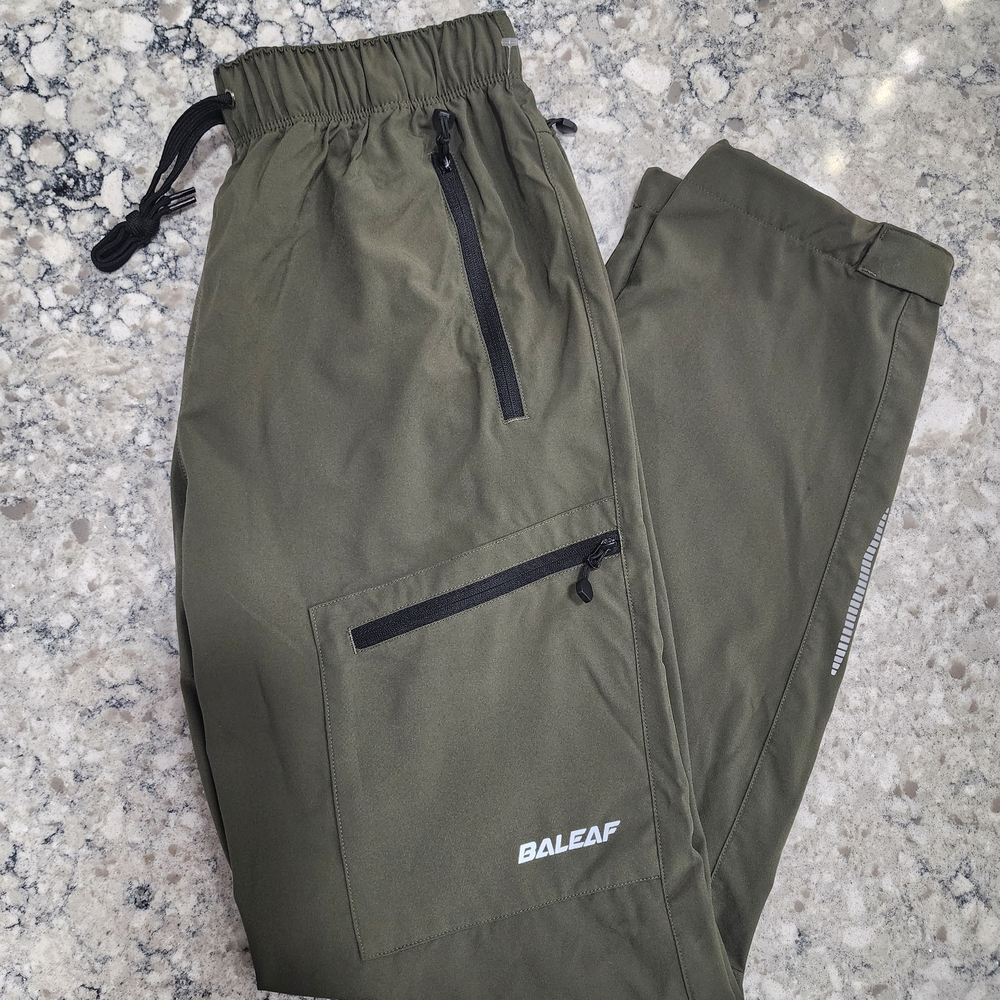 baleaf Olive Green Lightweight Cargo Joggers - Picture 2 of 13